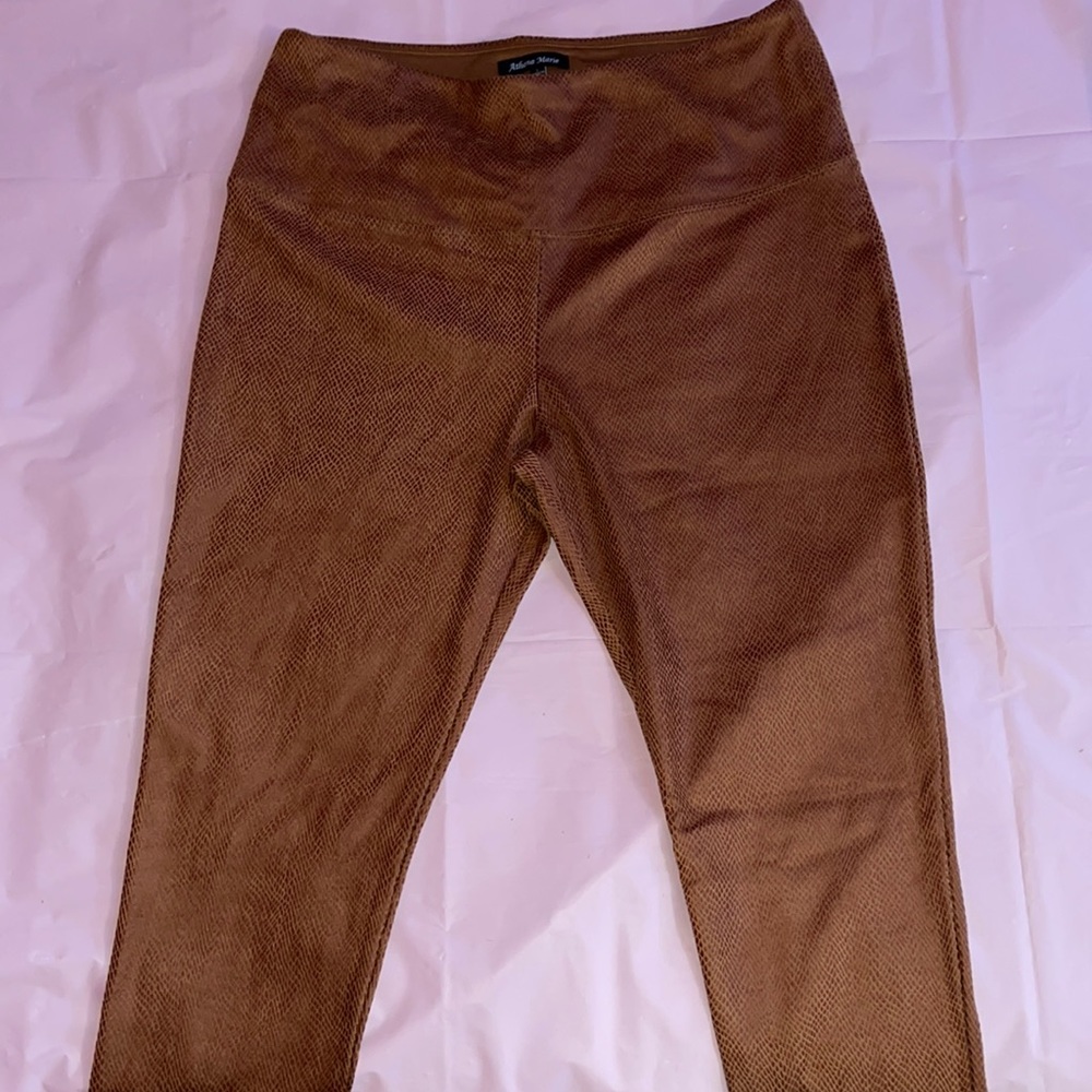 Embossed leather-look leggings